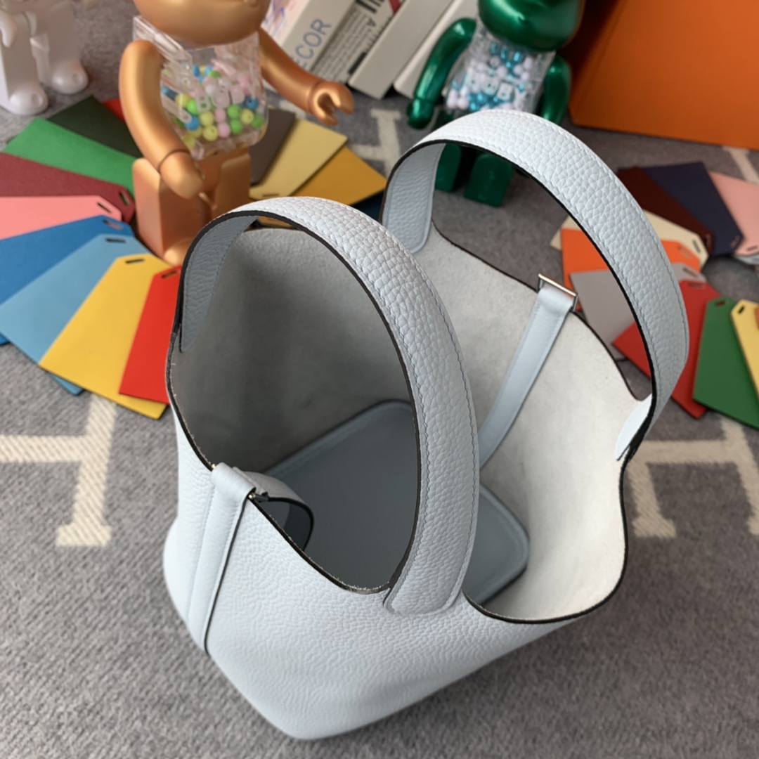 에르메스 피코탄18 라이트블루 은장 끌레망스 가죽